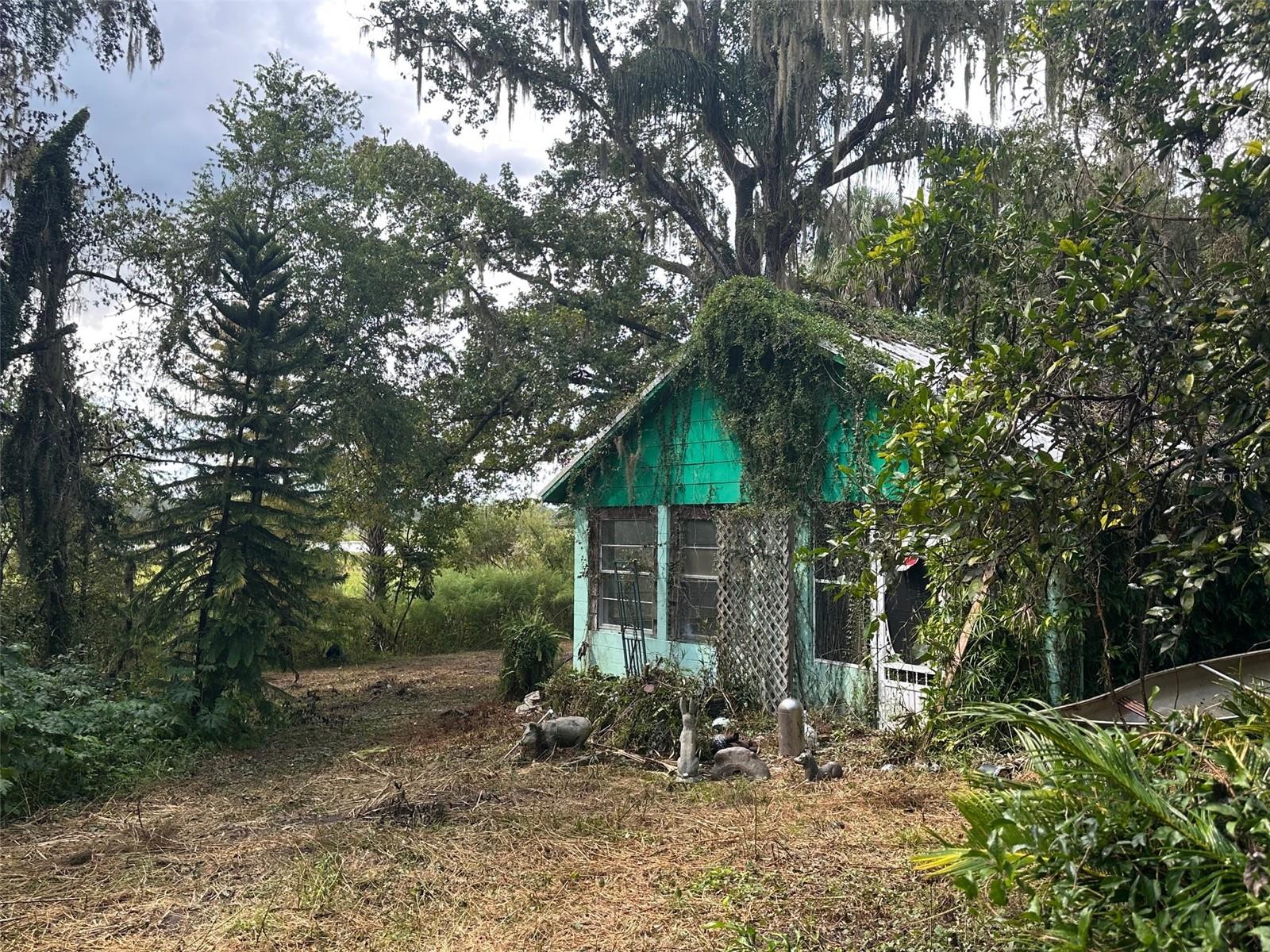 UNREC TRACTS IN 05-19S-20E - Residential