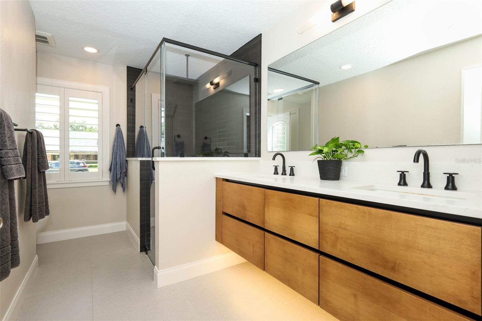 SPRING LAKE HILLS SEC 5 - Residential