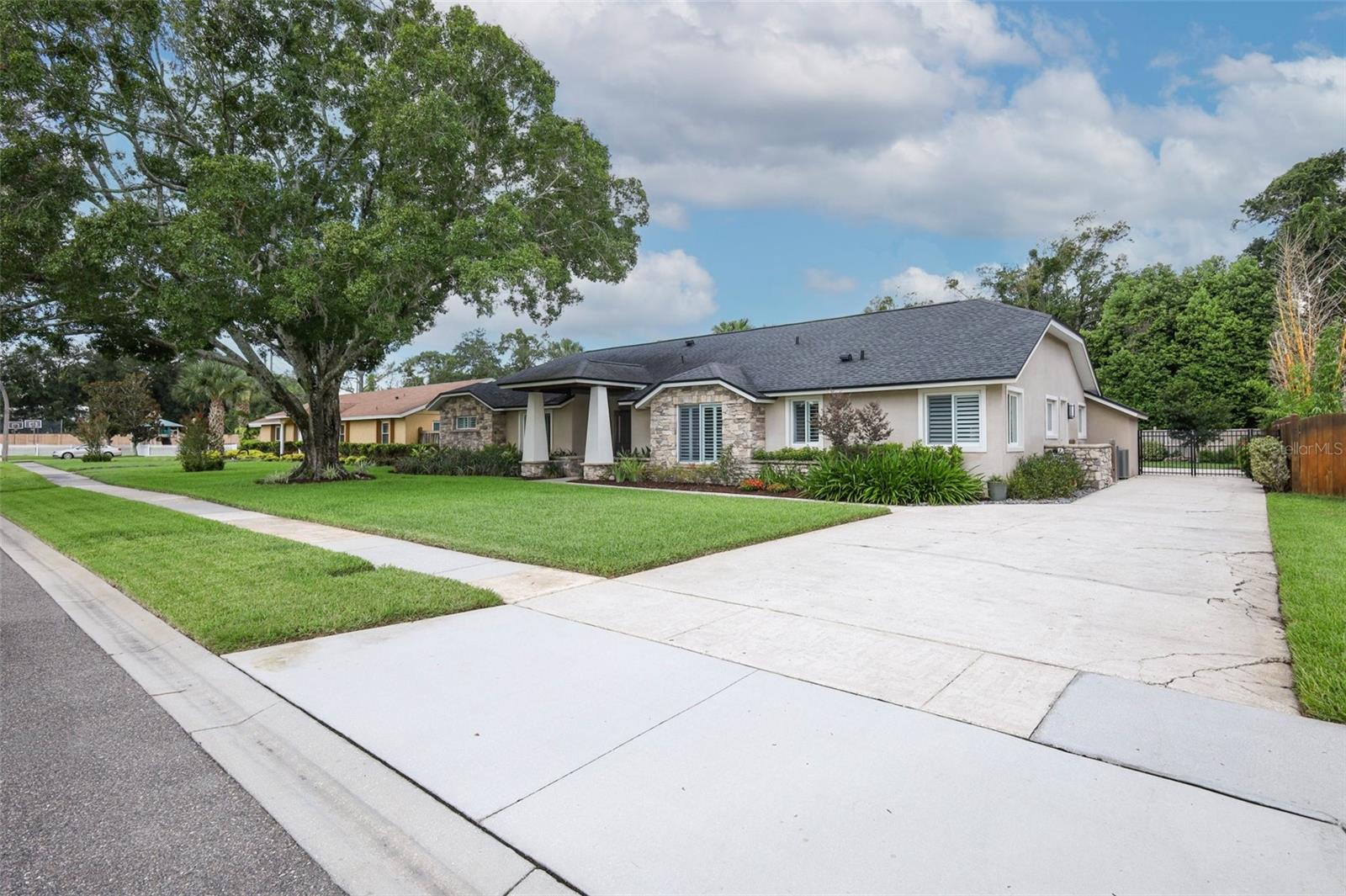 SPRING LAKE HILLS SEC 5 - Residential