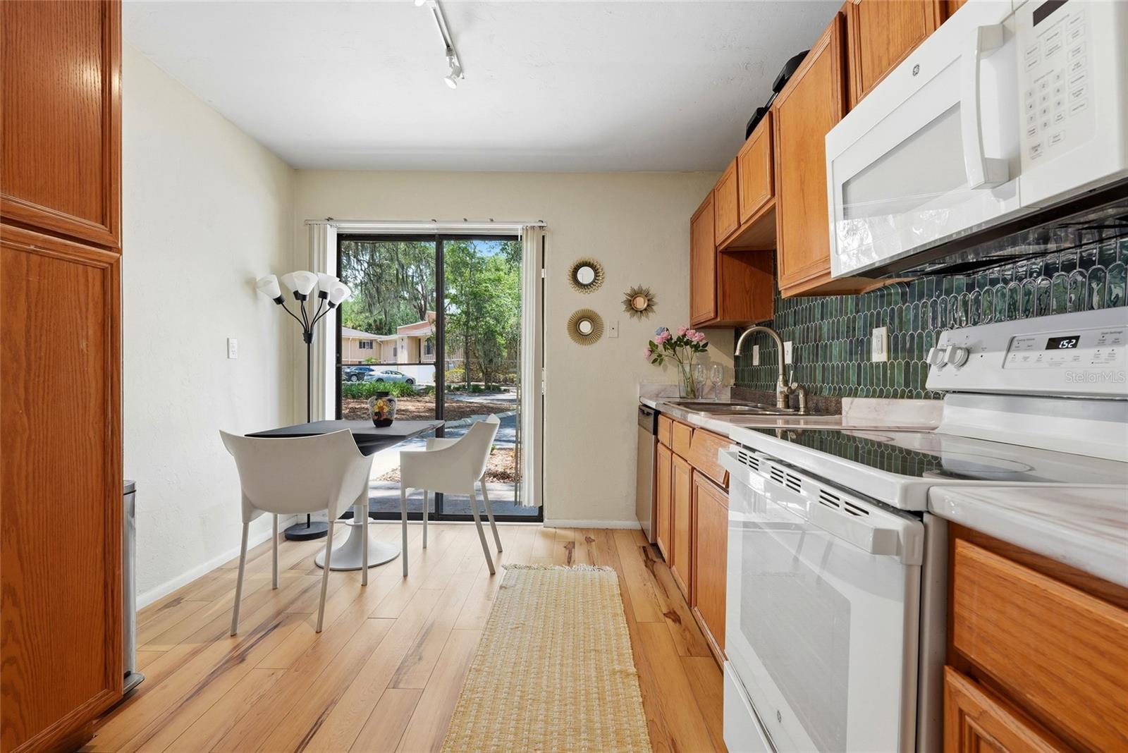 HAWTHORNE RESERVE - Residential