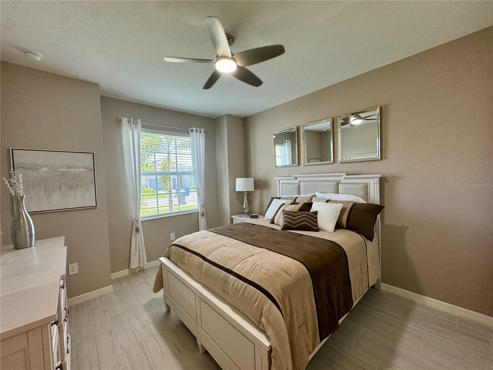CALUSA COUNTRY CLUB - Residential Lease