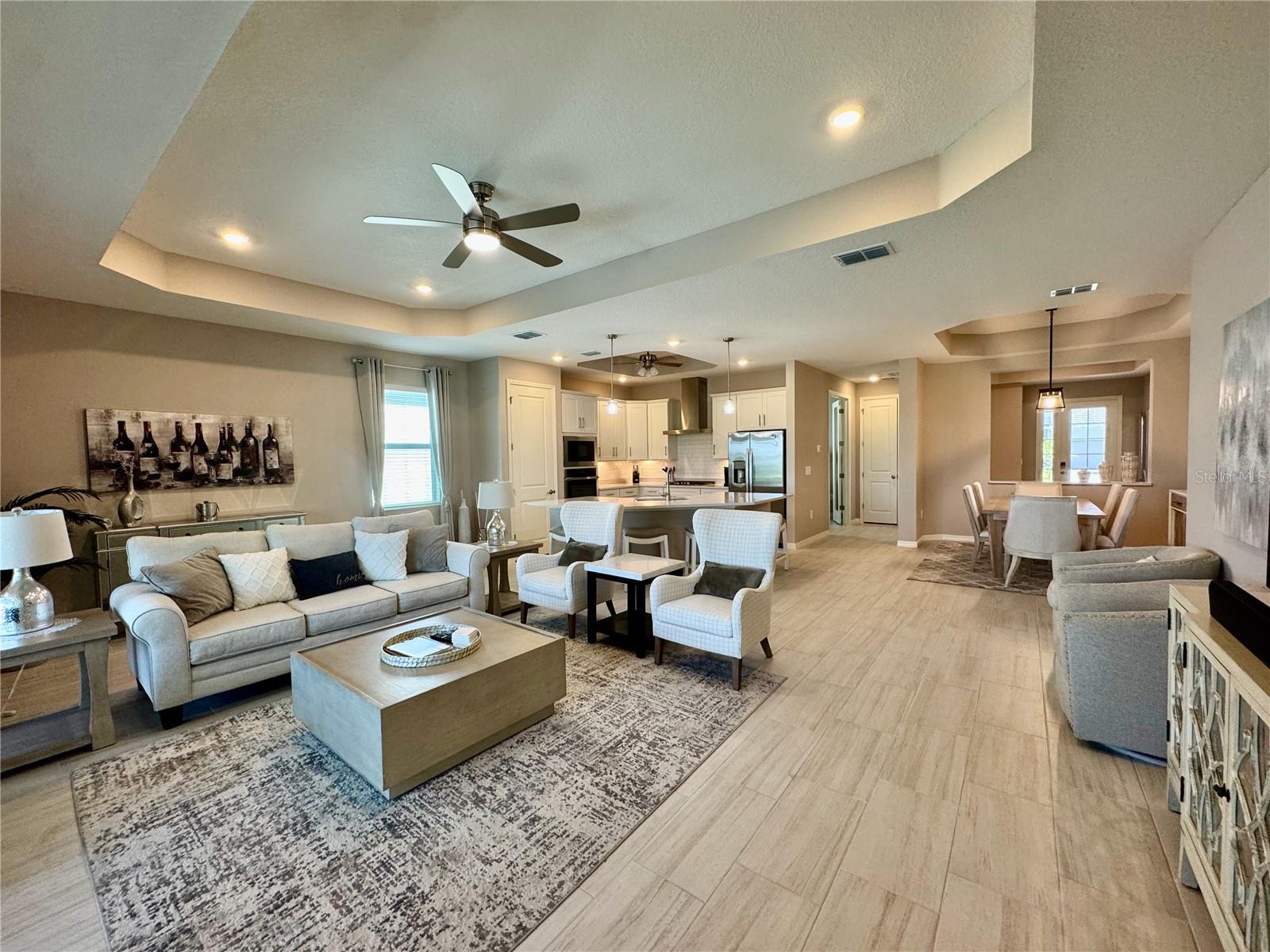 CALUSA COUNTRY CLUB - Residential Lease