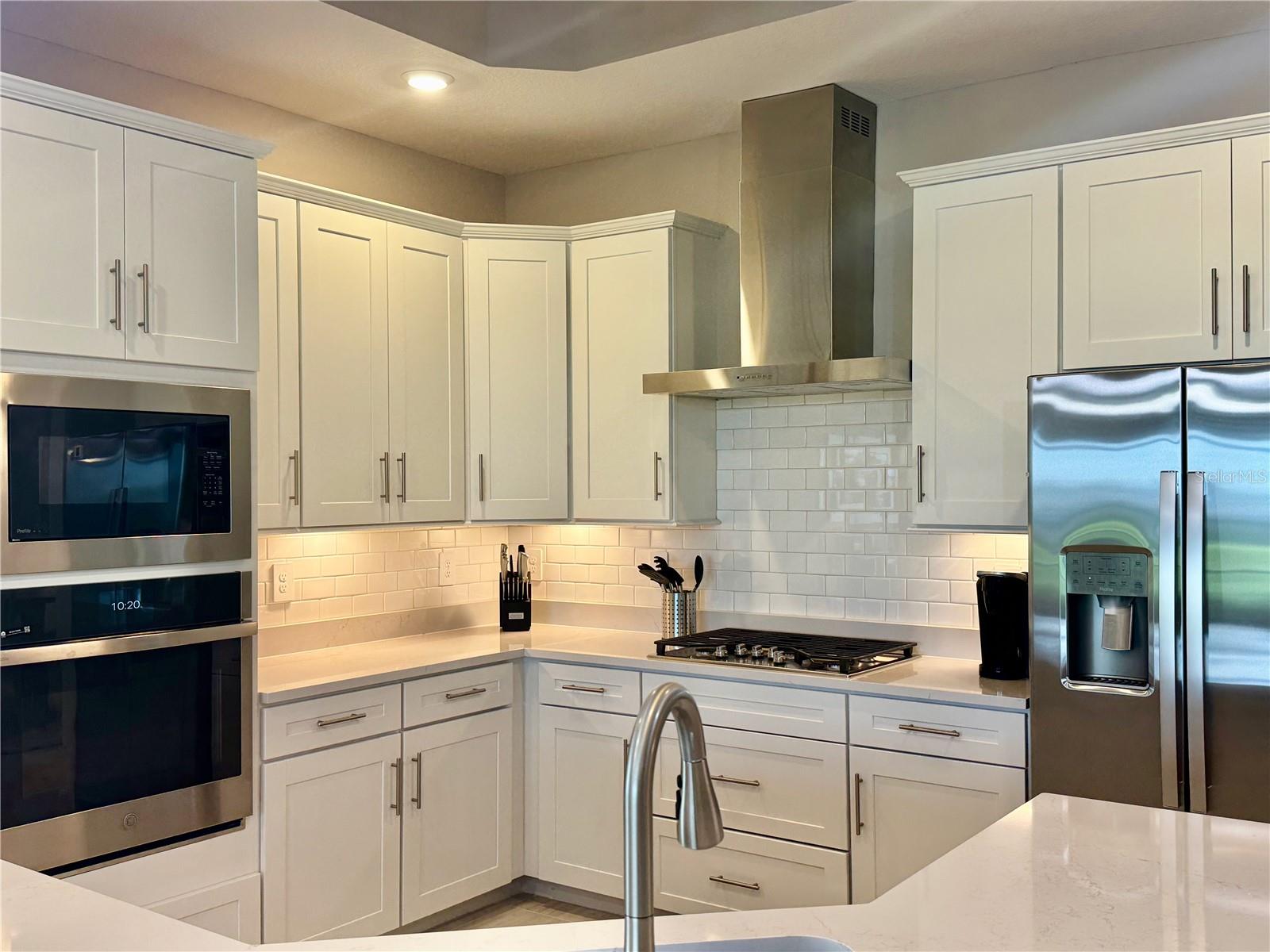 CALUSA COUNTRY CLUB - Residential Lease