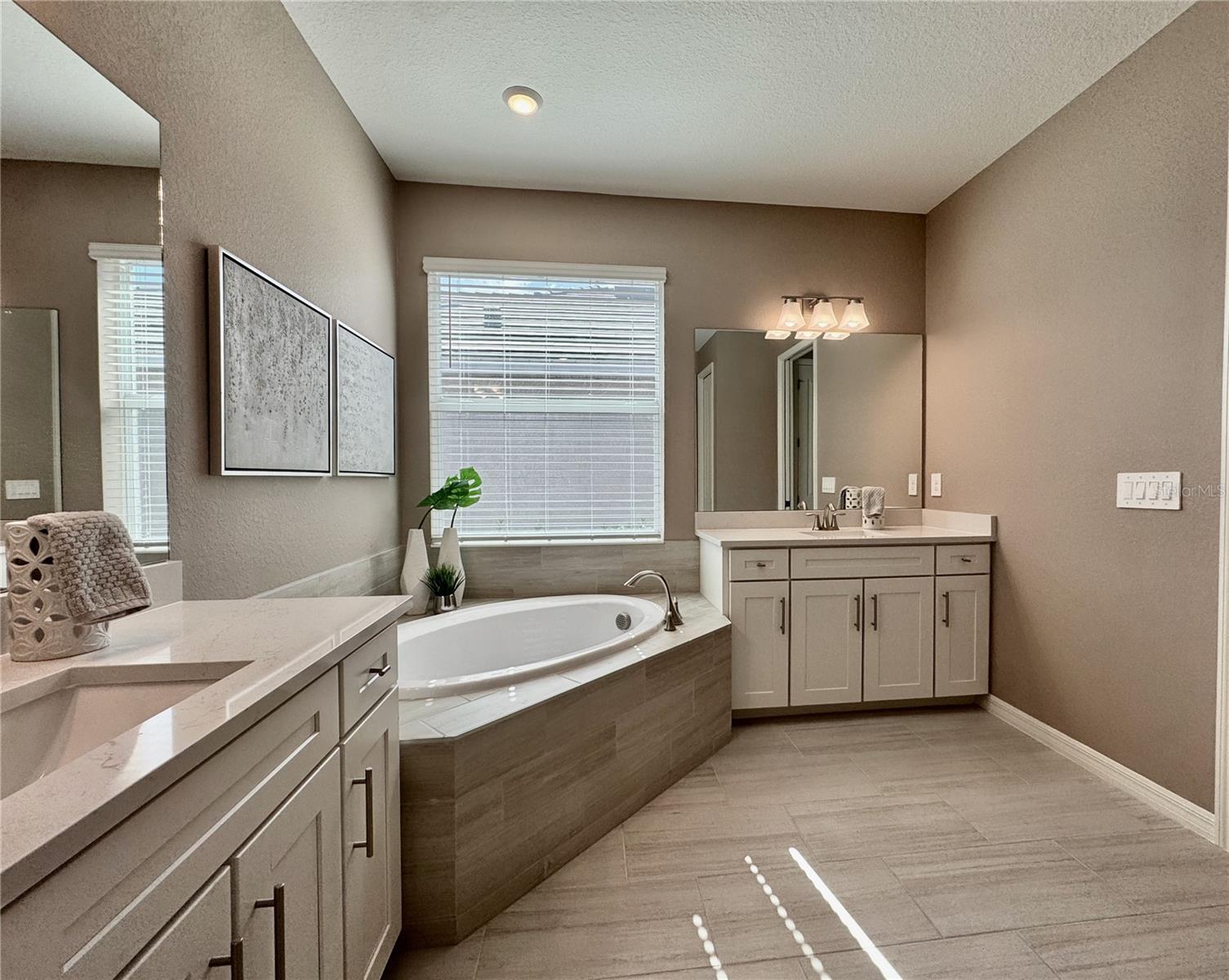 CALUSA COUNTRY CLUB - Residential Lease