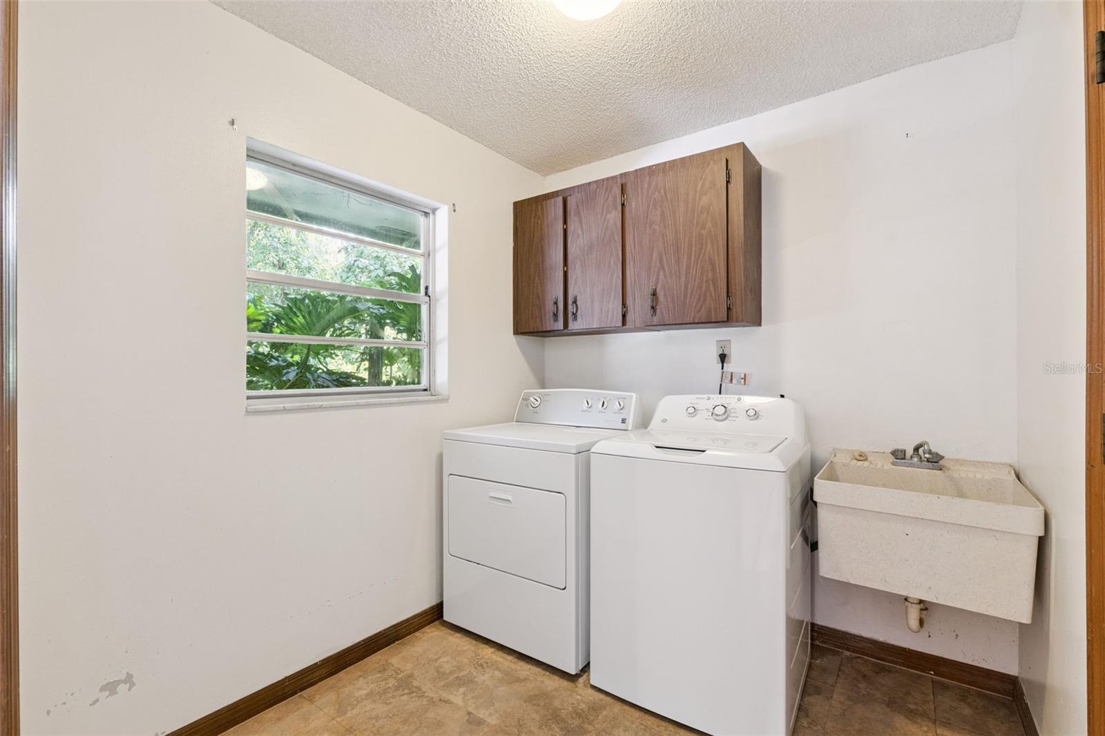 SWEETWATER OAKS SEC 06 - Residential