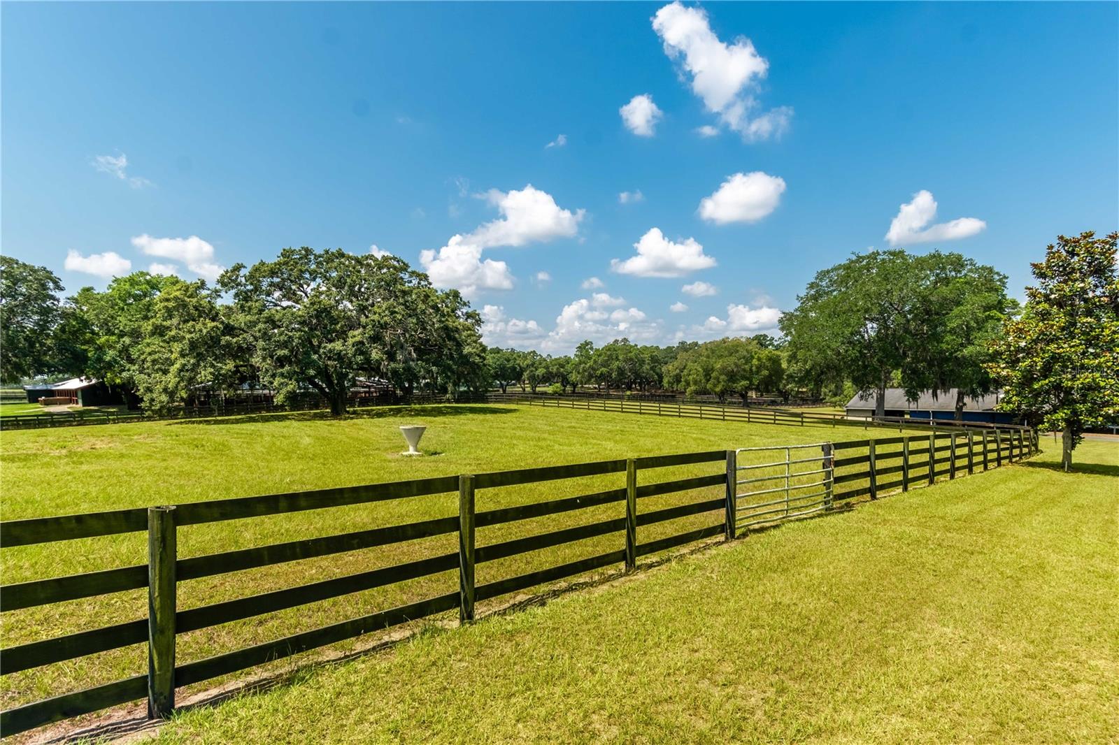 OAKRIDGE EQUINE CENTER 09 - Residential