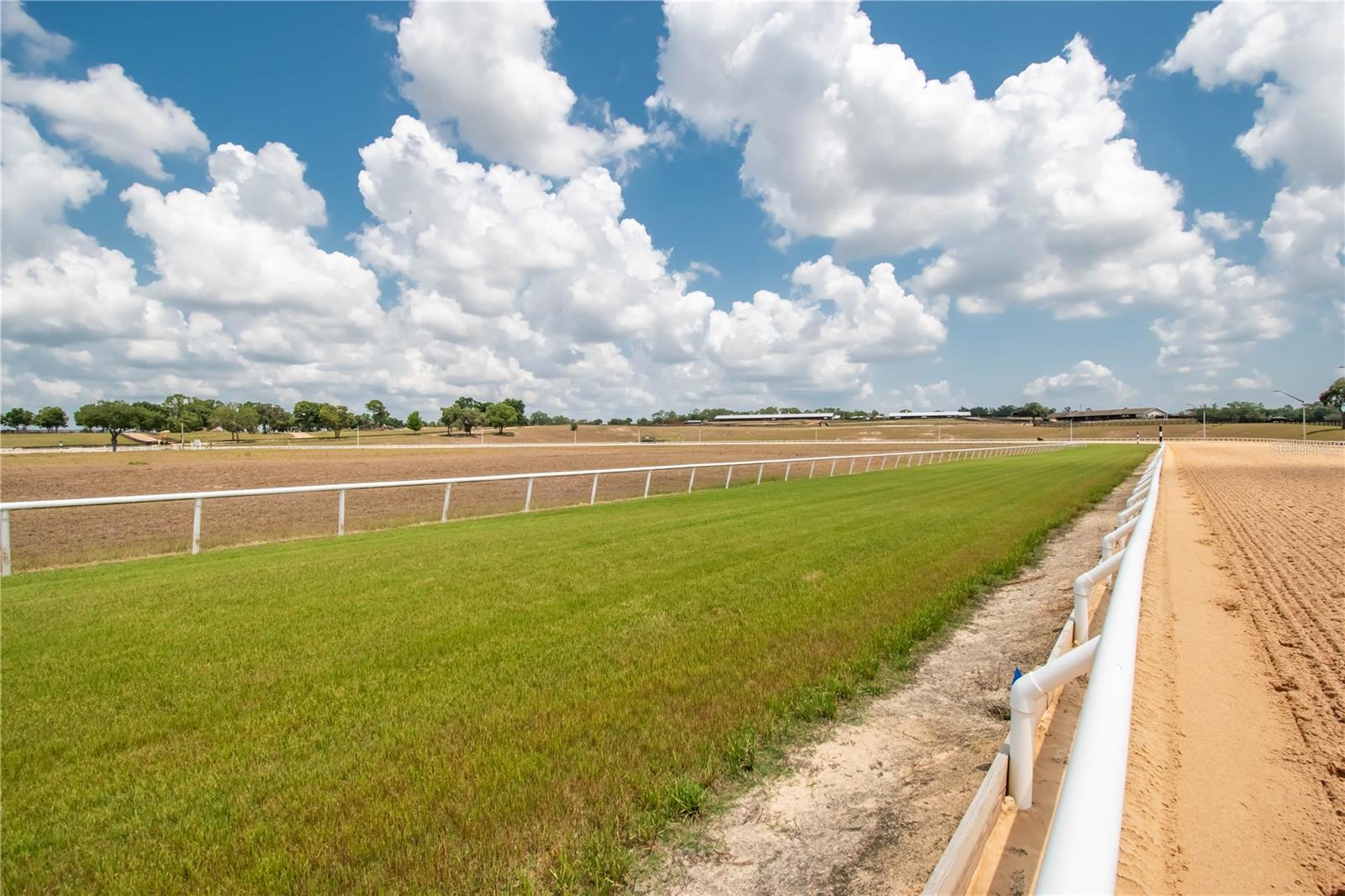 OAKRIDGE EQUINE CENTER 09 - Residential