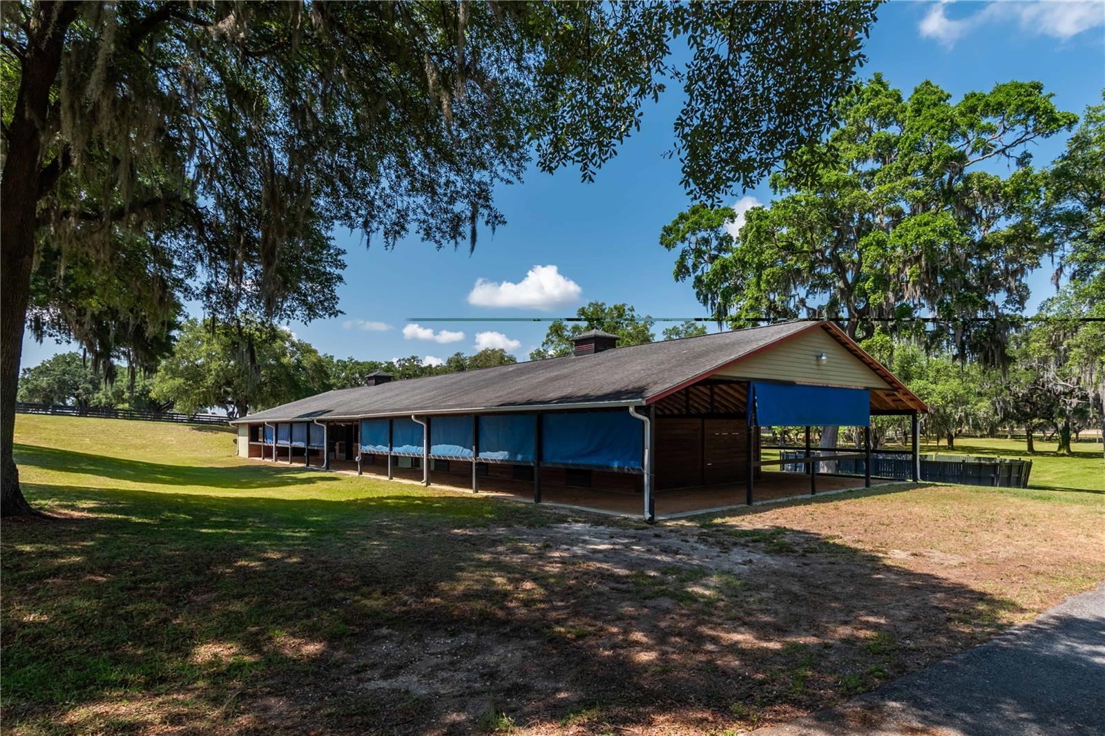 OAKRIDGE EQUINE CENTER 09 - Residential