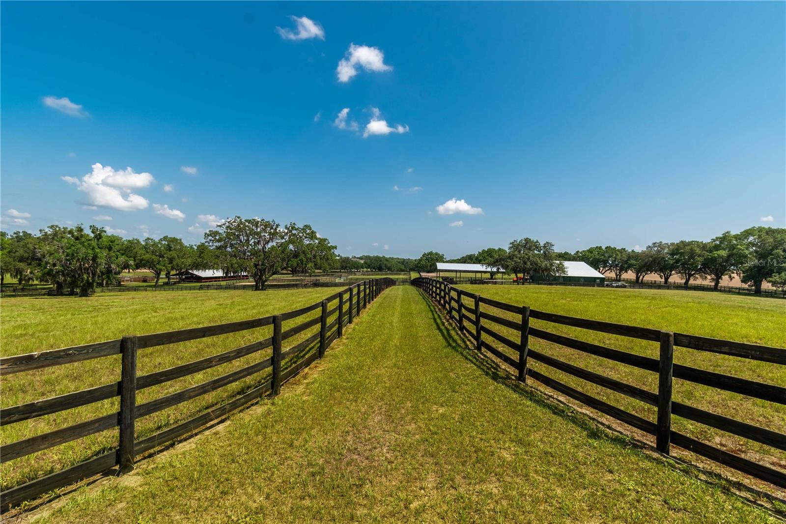 OAKRIDGE EQUINE CENTER 09 - Residential