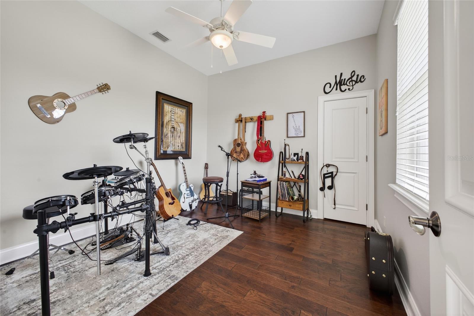 HIDDEN CREEK - Residential