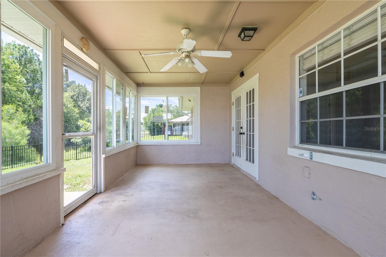 WOODLAKE - Residential