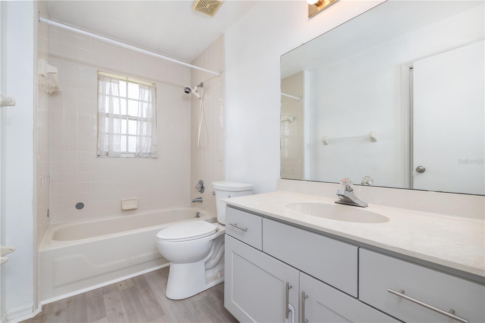 WOODLAKE - Residential