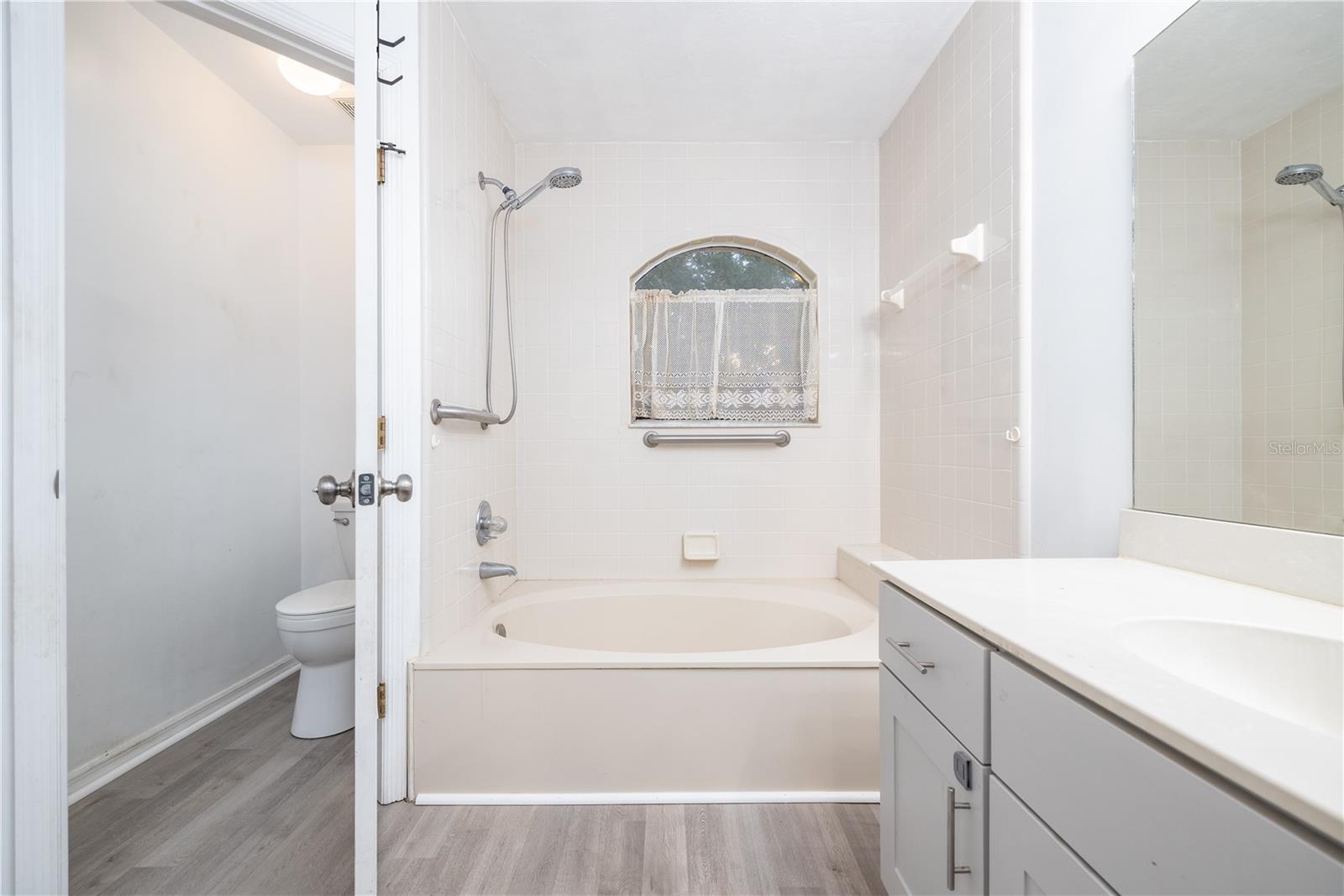 WOODLAKE - Residential