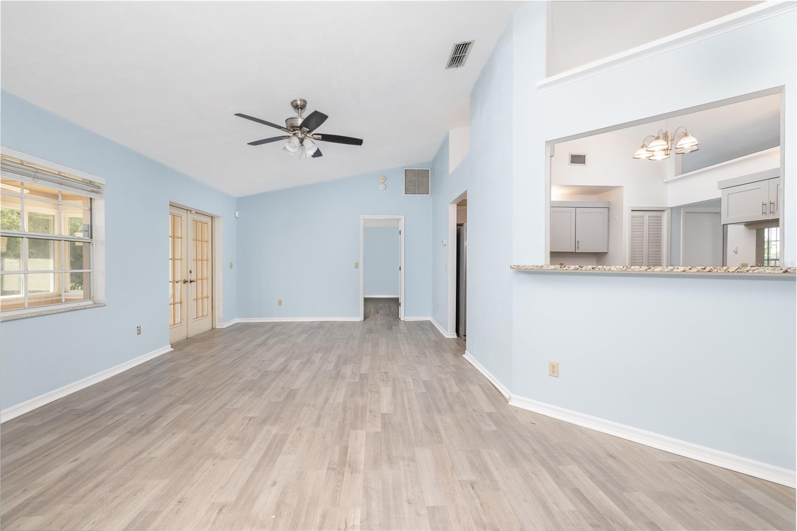 WOODLAKE - Residential