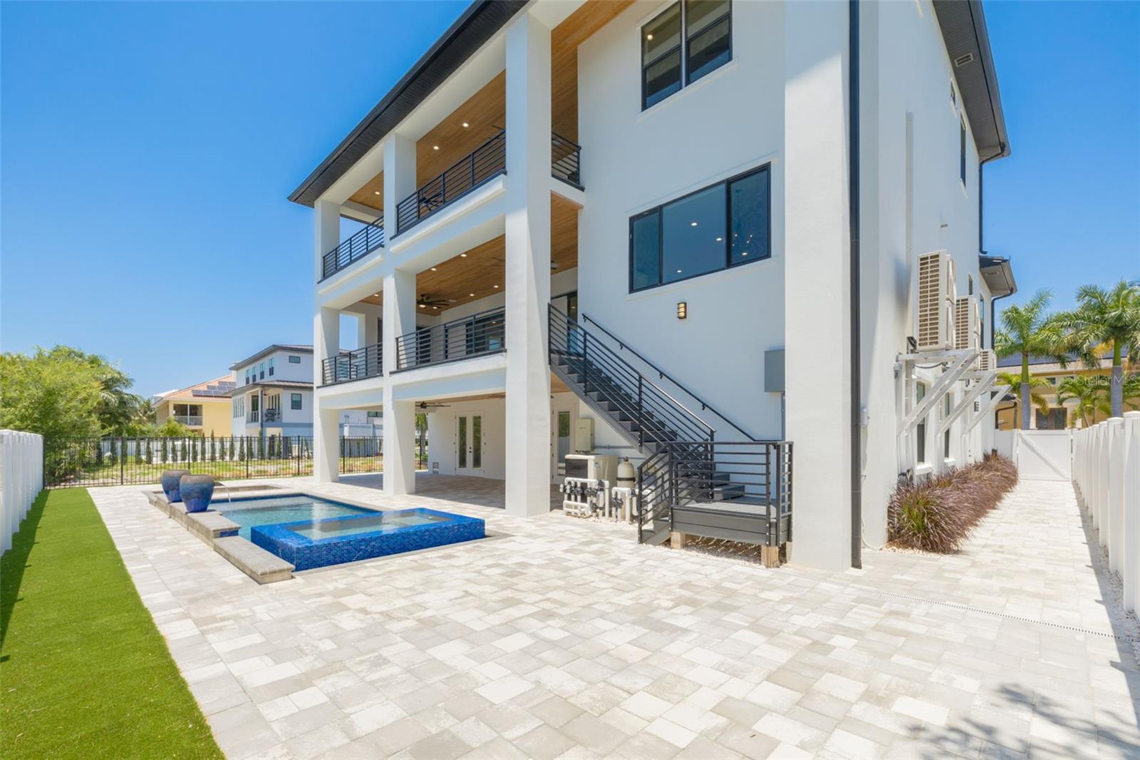 KIPP'S COLONY ESTATES AT PASADENA YACHT/COUNTRY CL - Residential