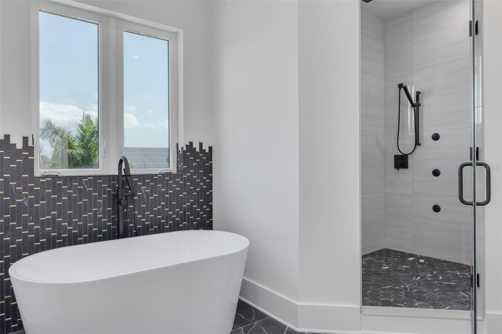 KIPP'S COLONY ESTATES AT PASADENA YACHT/COUNTRY CL - Residential