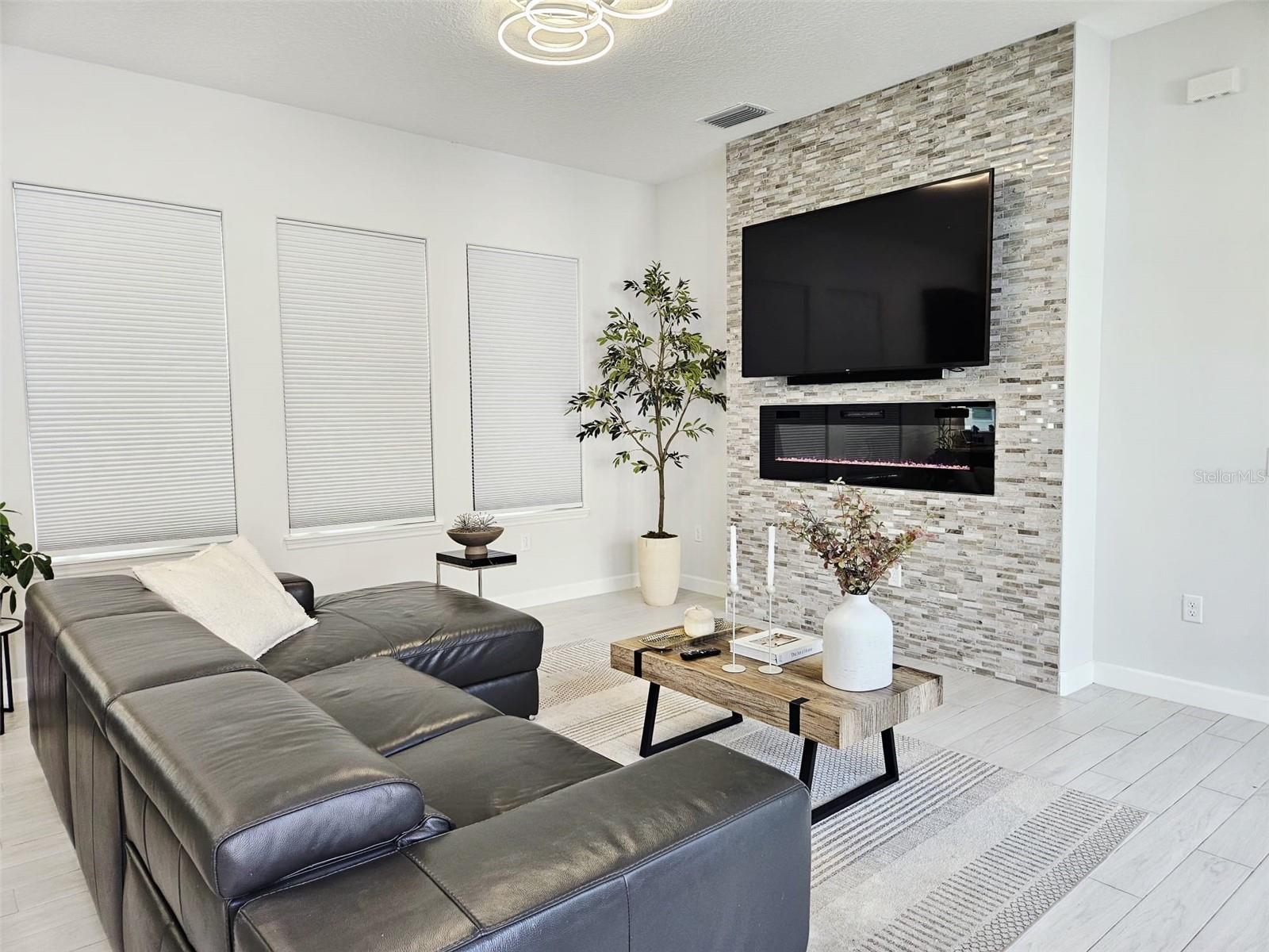 HAMPTON LNDG/PROVIDENCE - Residential Lease