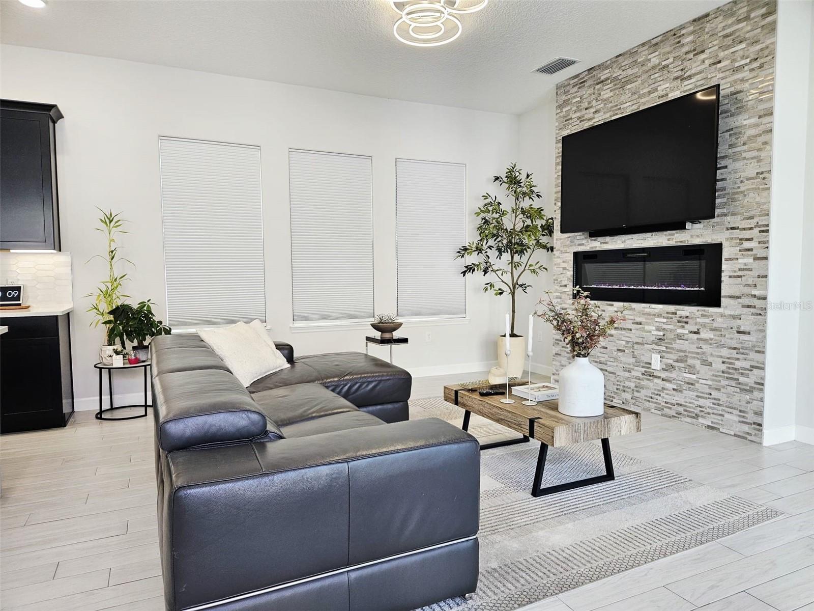 HAMPTON LNDG/PROVIDENCE - Residential Lease