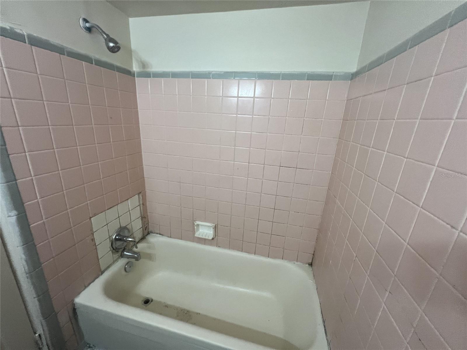 LAKE LAWNE SHORES - Residential Lease