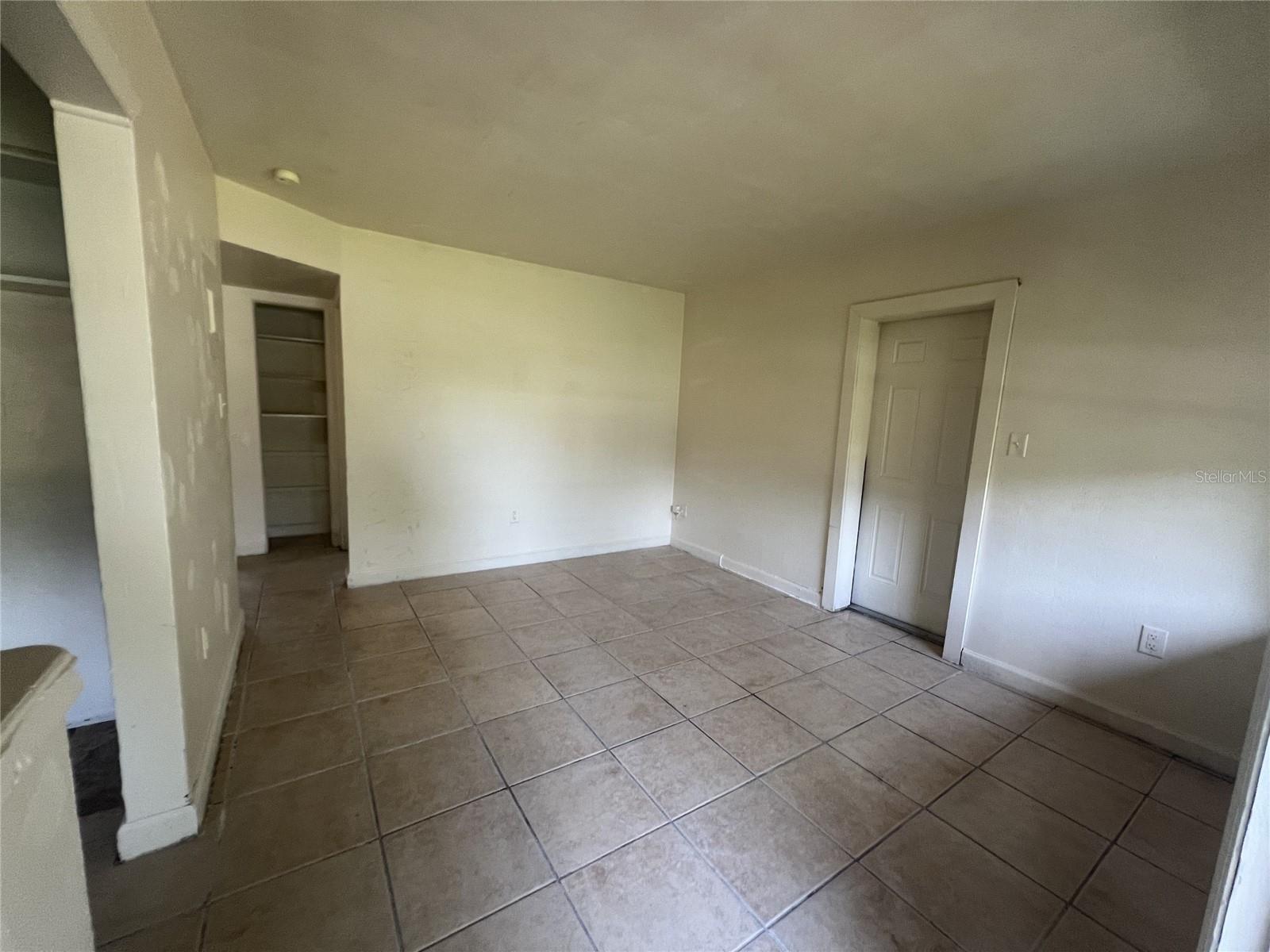 LAKE LAWNE SHORES - Residential Lease