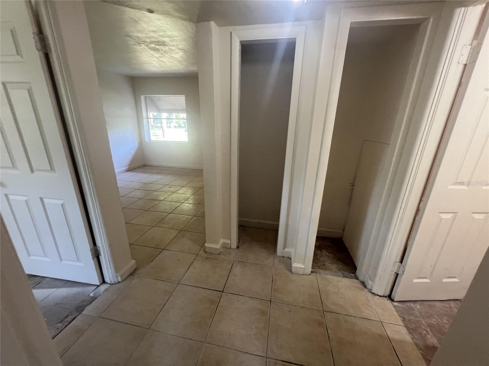 LAKE LAWNE SHORES - Residential Lease