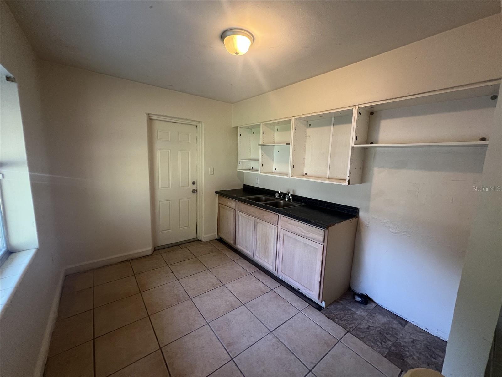 LAKE LAWNE SHORES - Residential Lease