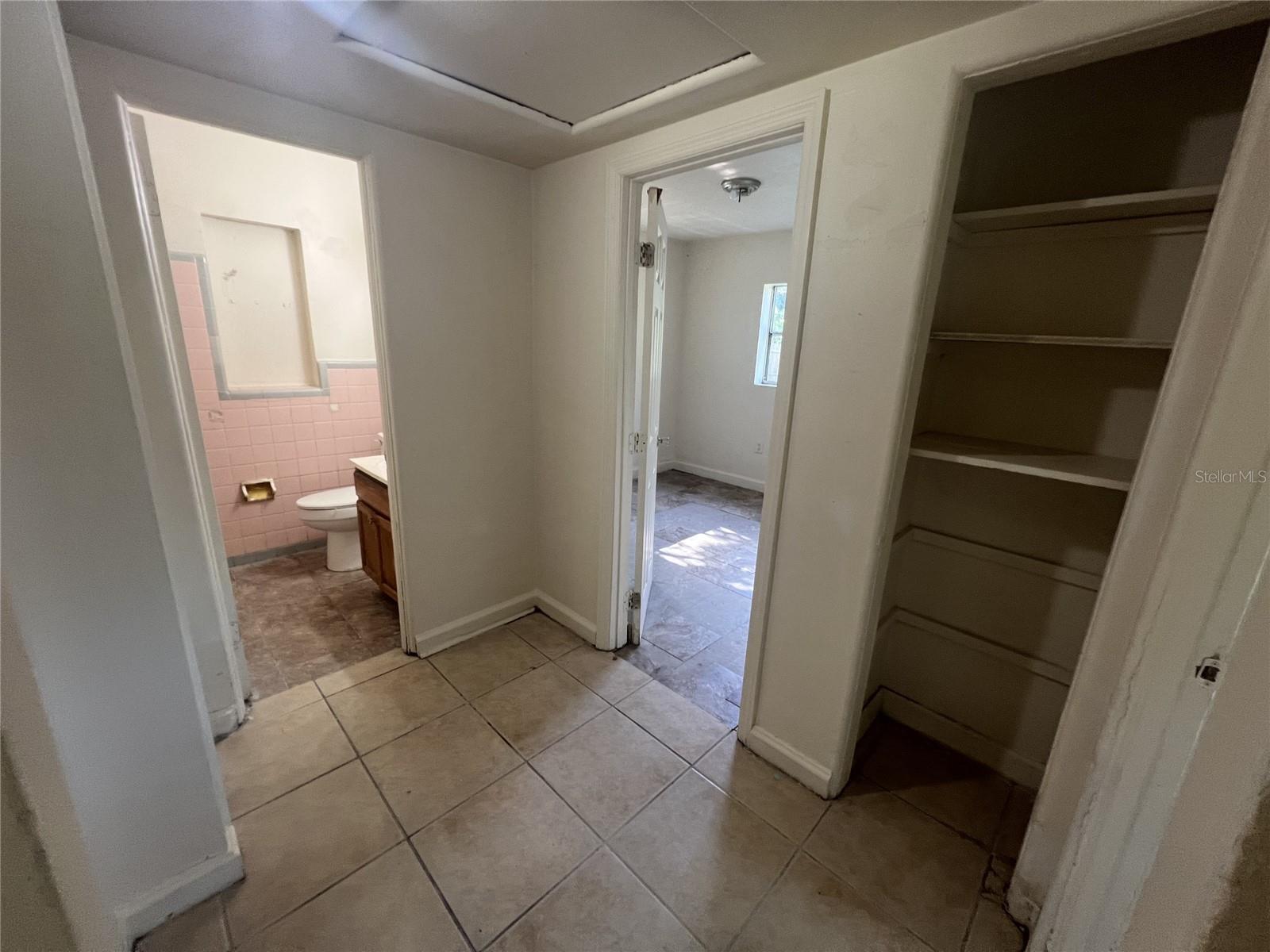 LAKE LAWNE SHORES - Residential Lease