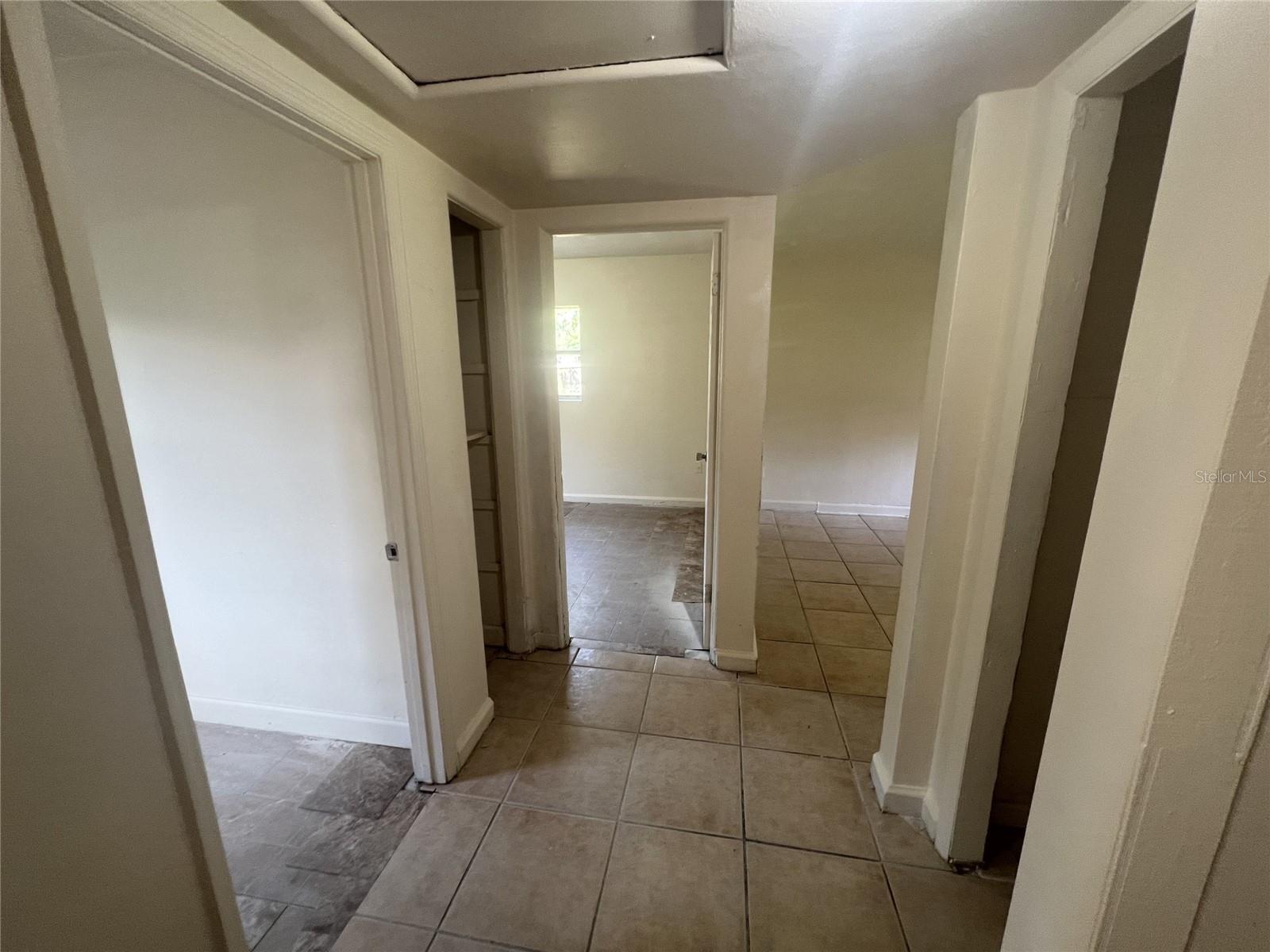 LAKE LAWNE SHORES - Residential Lease