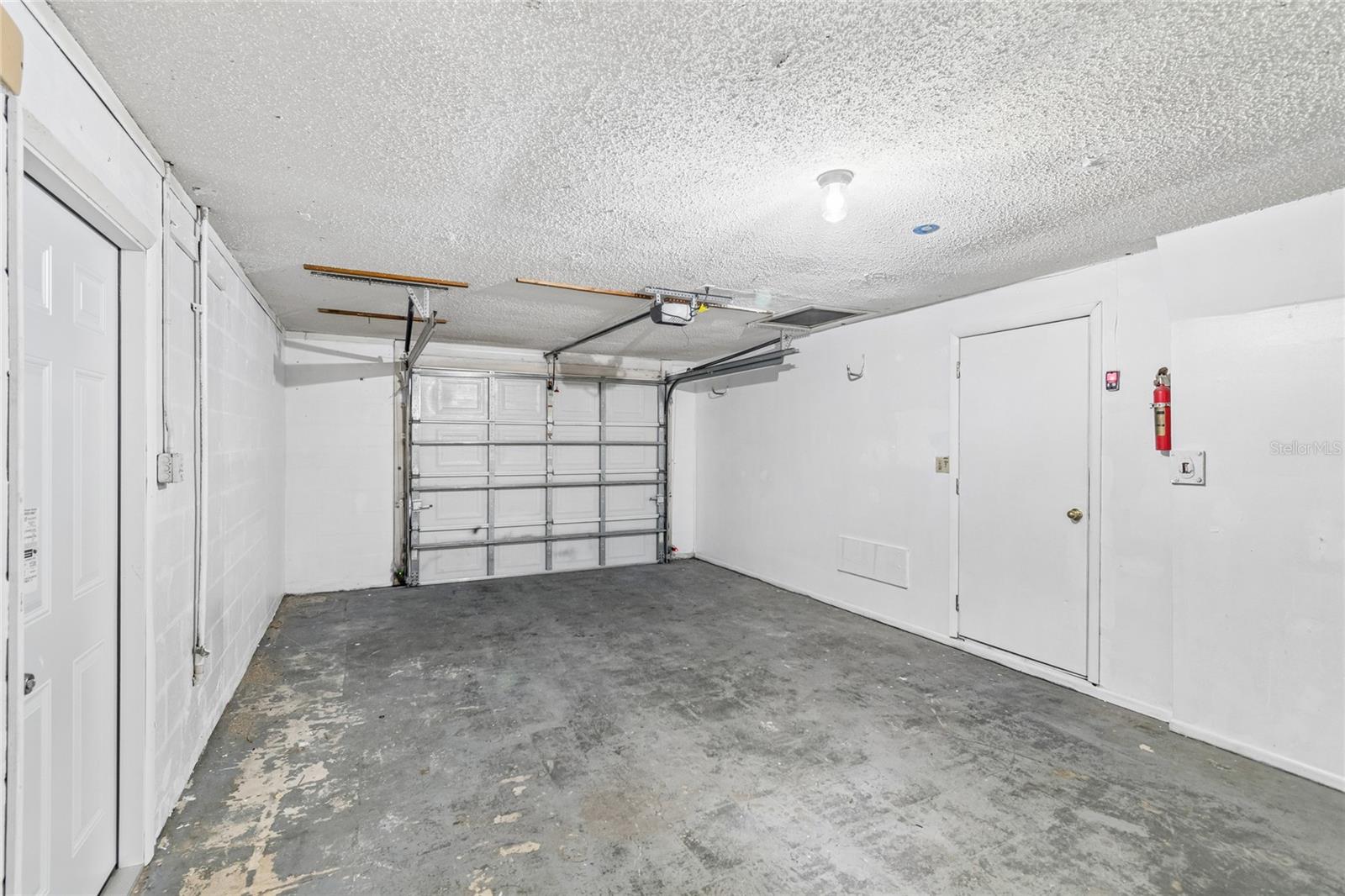 HILLANDALE - Residential