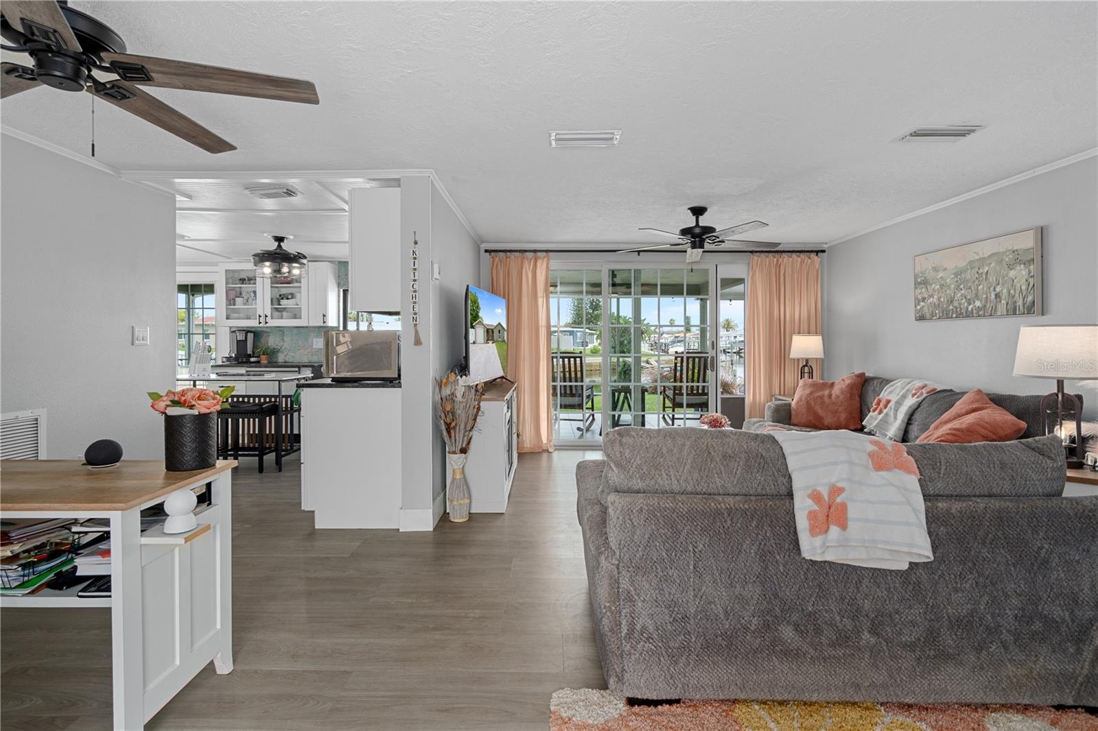 FLOR A MAR - Residential