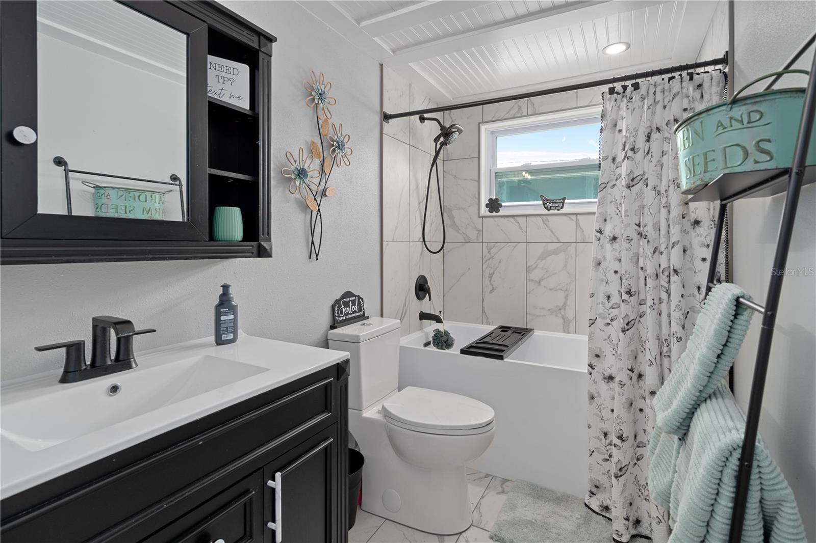 FLOR A MAR - Residential