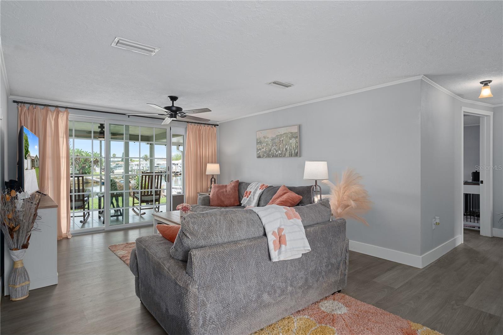 FLOR A MAR - Residential