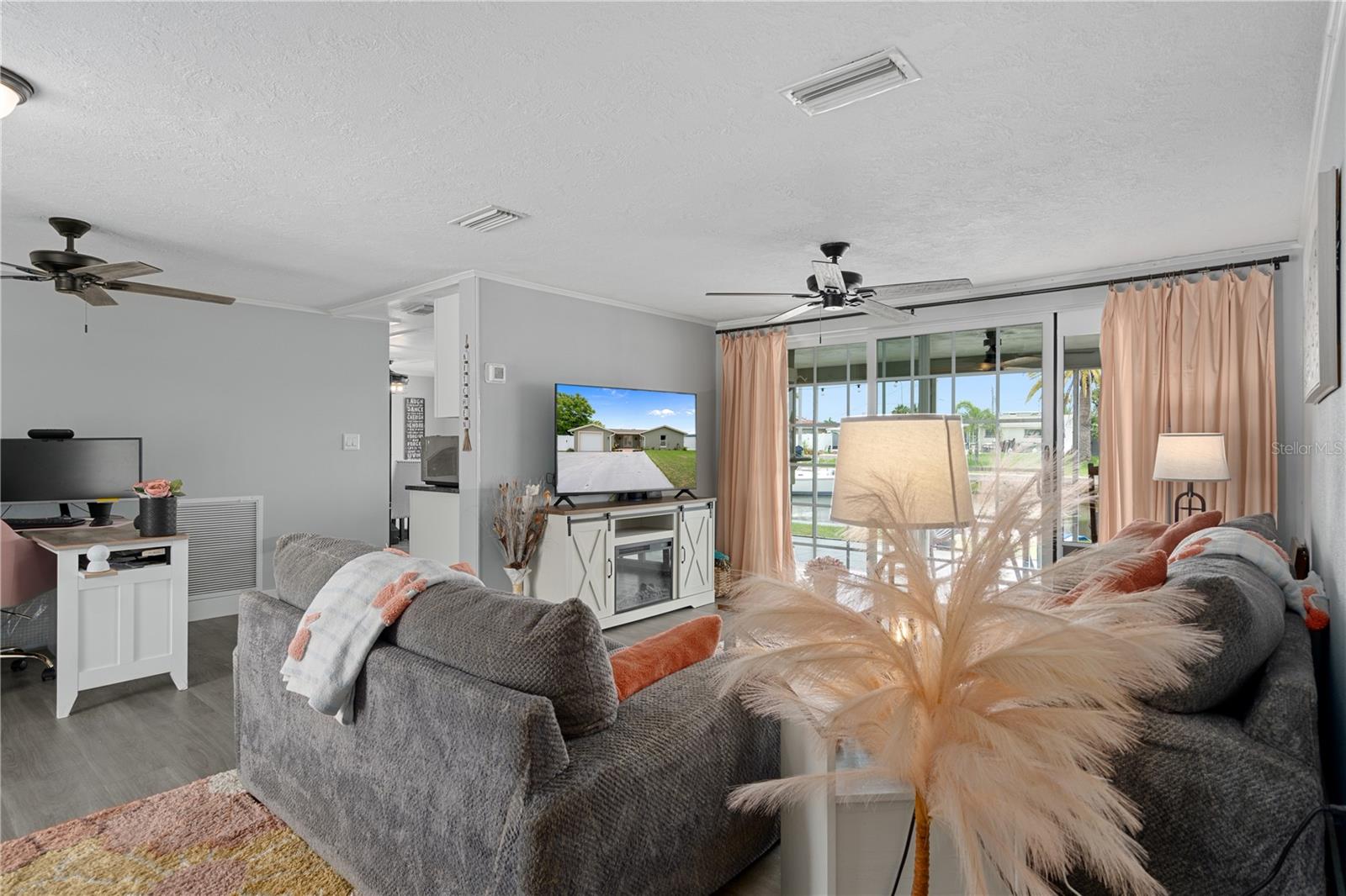 FLOR A MAR - Residential
