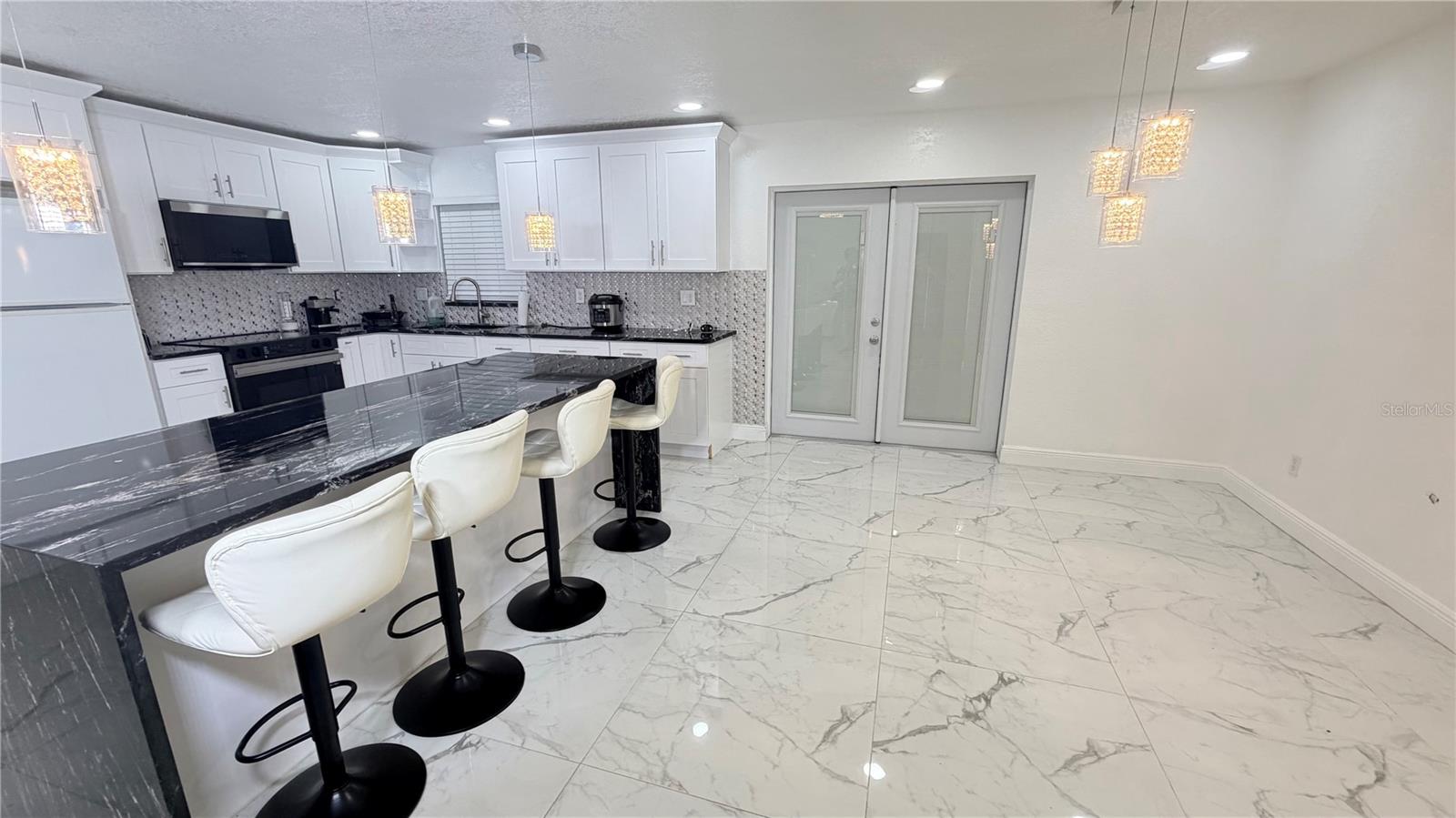 BRANDON-VALRICO HILLS ESTATES - Residential