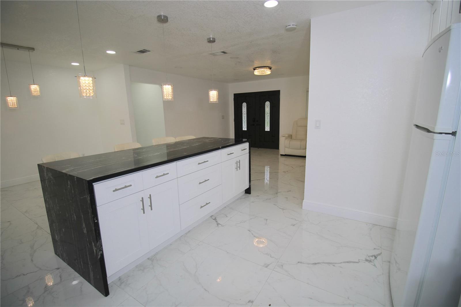BRANDON-VALRICO HILLS ESTATES - Residential