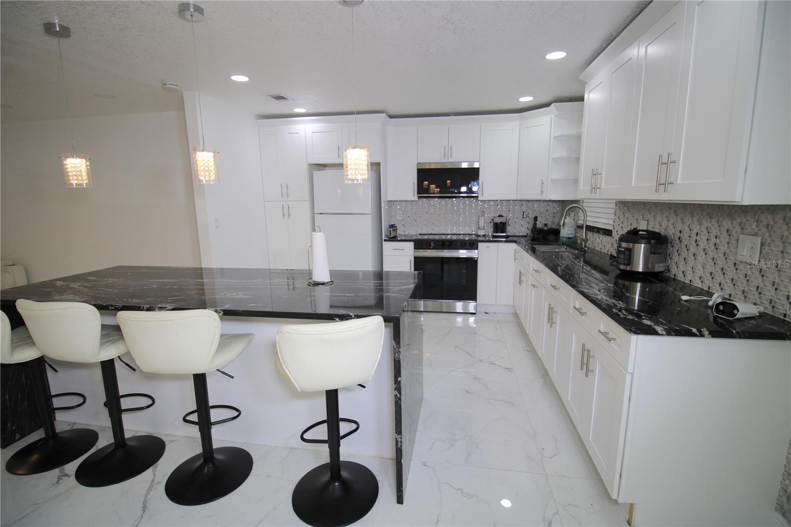 BRANDON-VALRICO HILLS ESTATES - Residential