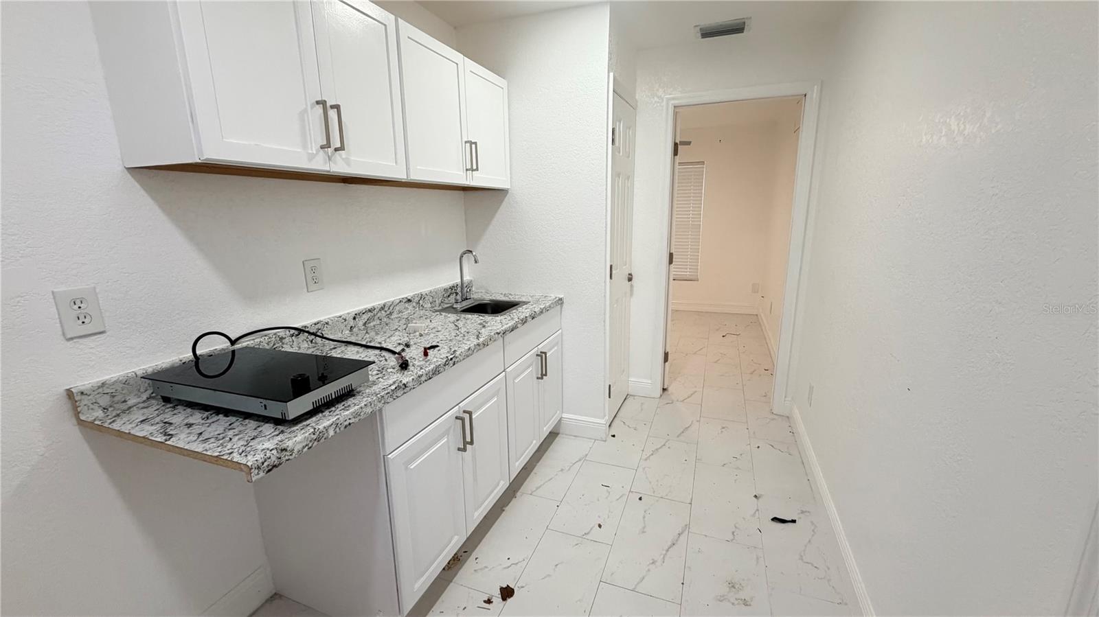 BRANDON-VALRICO HILLS ESTATES - Residential