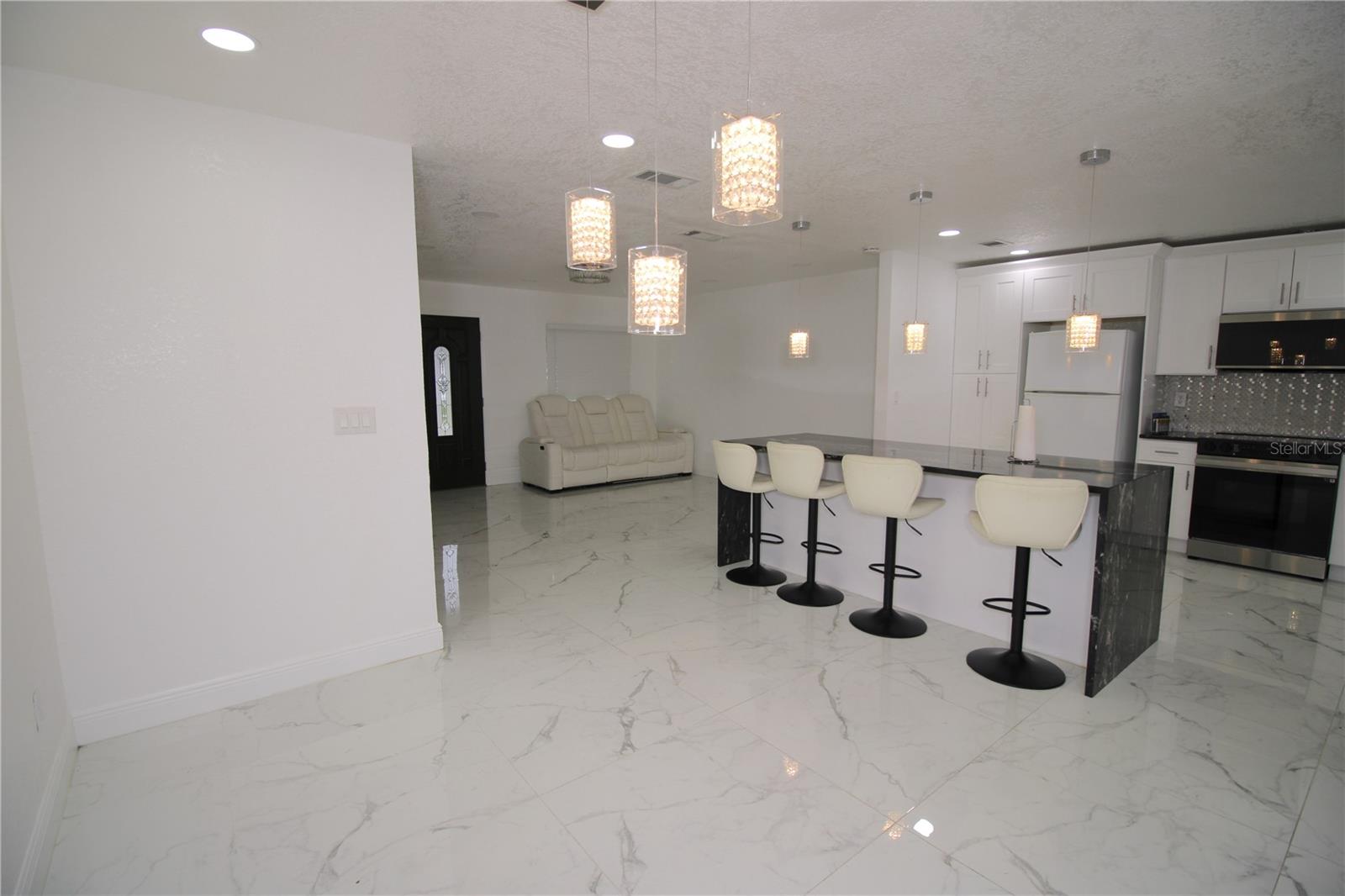 BRANDON-VALRICO HILLS ESTATES - Residential