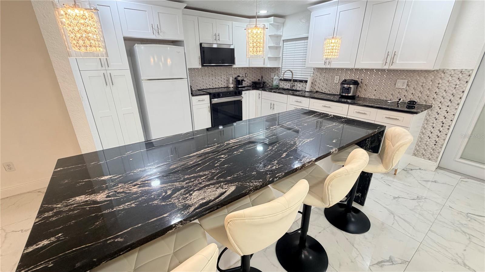 BRANDON-VALRICO HILLS ESTATES - Residential
