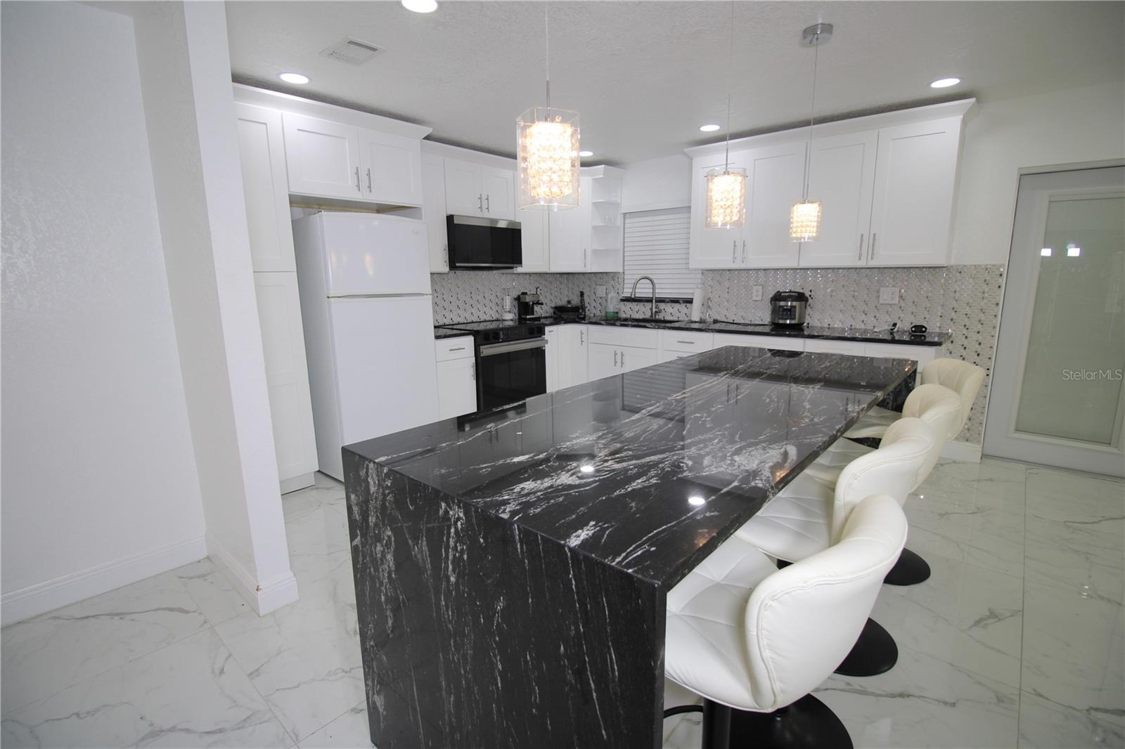 BRANDON-VALRICO HILLS ESTATES - Residential