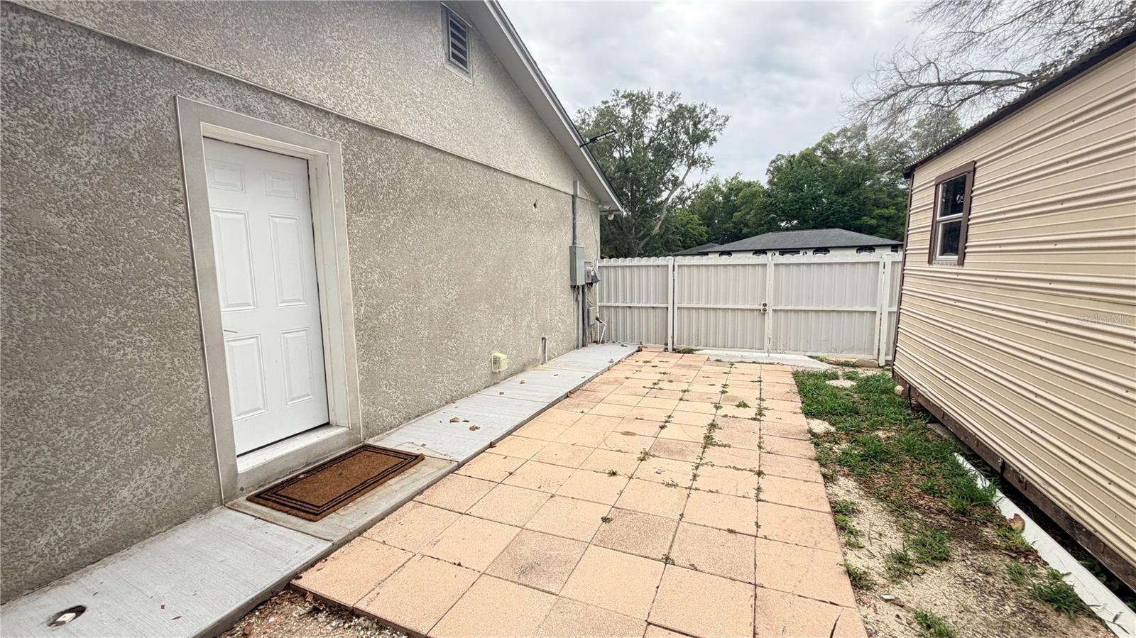 BRANDON-VALRICO HILLS ESTATES - Residential