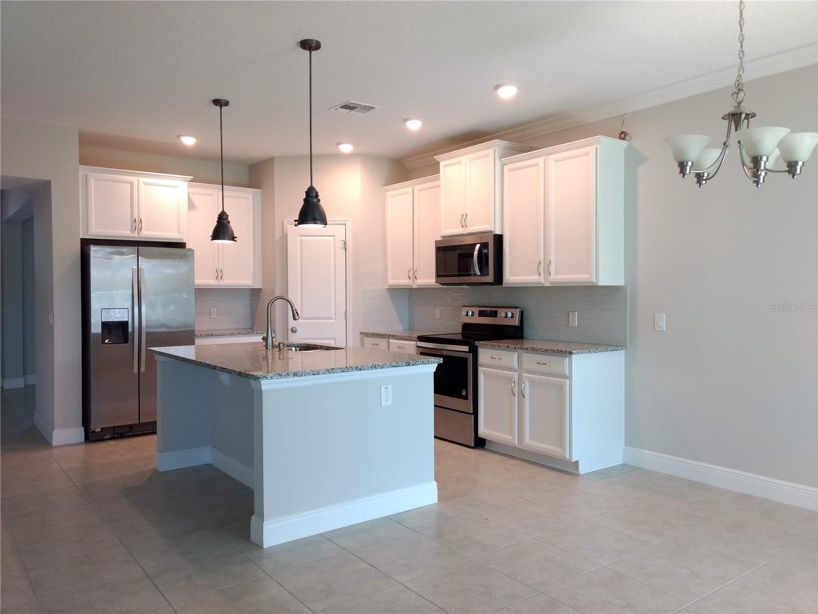 LAKE PRESERVE-PH 1 - Residential Lease