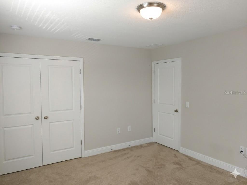 LAKE PRESERVE-PH 1 - Residential Lease