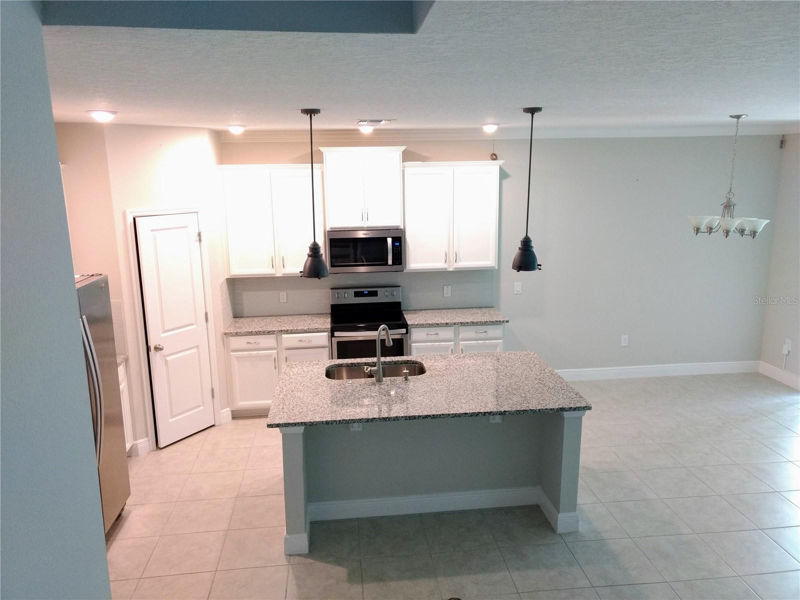 LAKE PRESERVE-PH 1 - Residential Lease