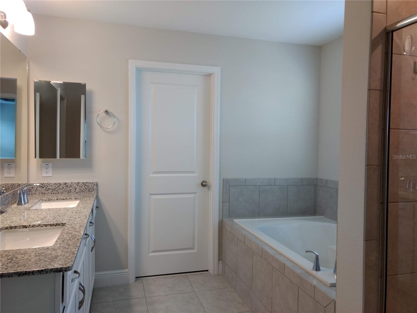LAKE PRESERVE-PH 1 - Residential Lease