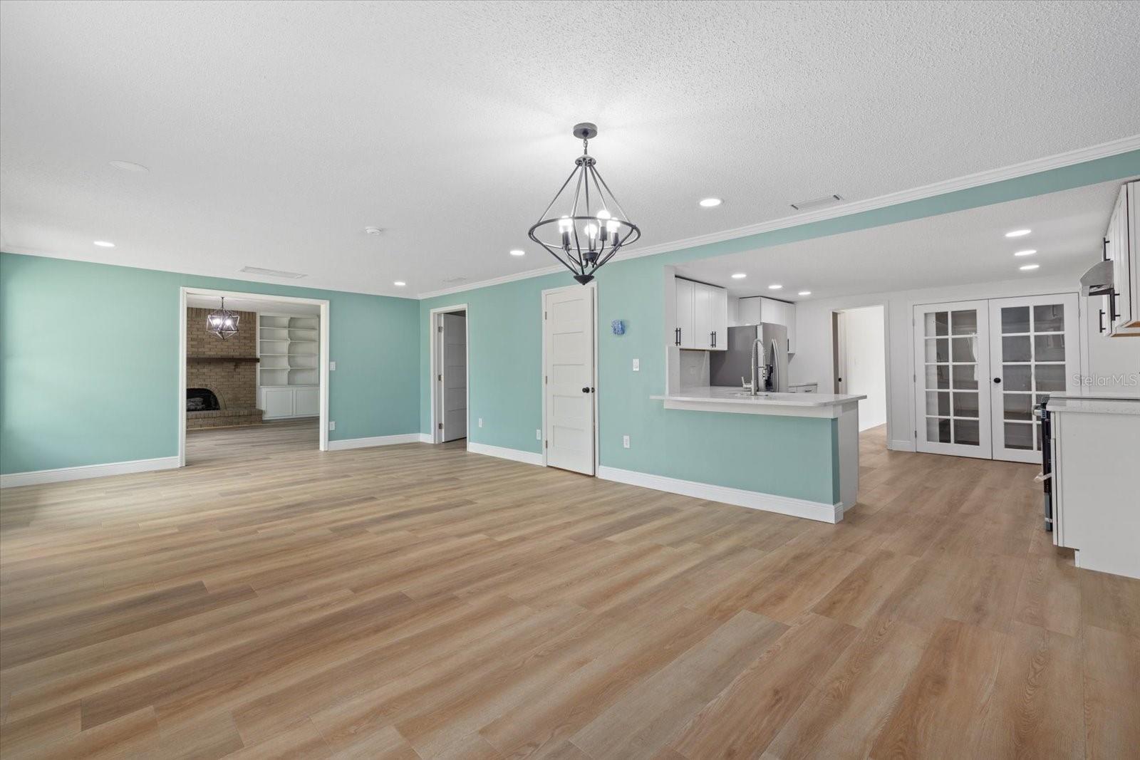 SARASOTA VENICE CO 09 37 18 - Residential