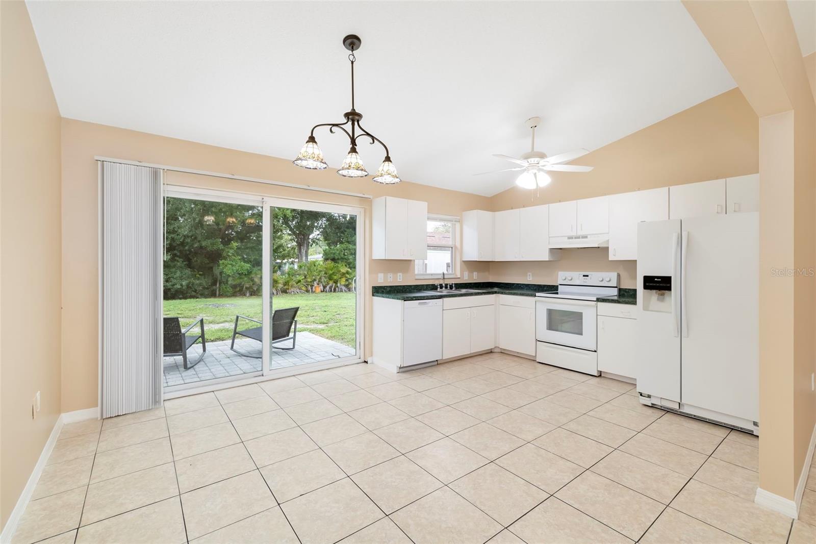 DE SOTO LAKES - Residential