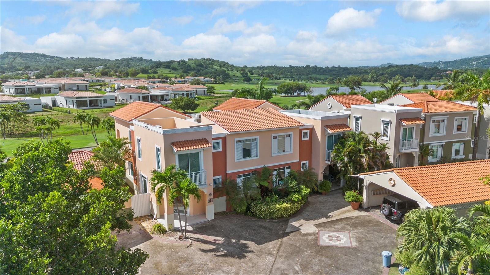 FLAMBOYAN GREENS - Residential
