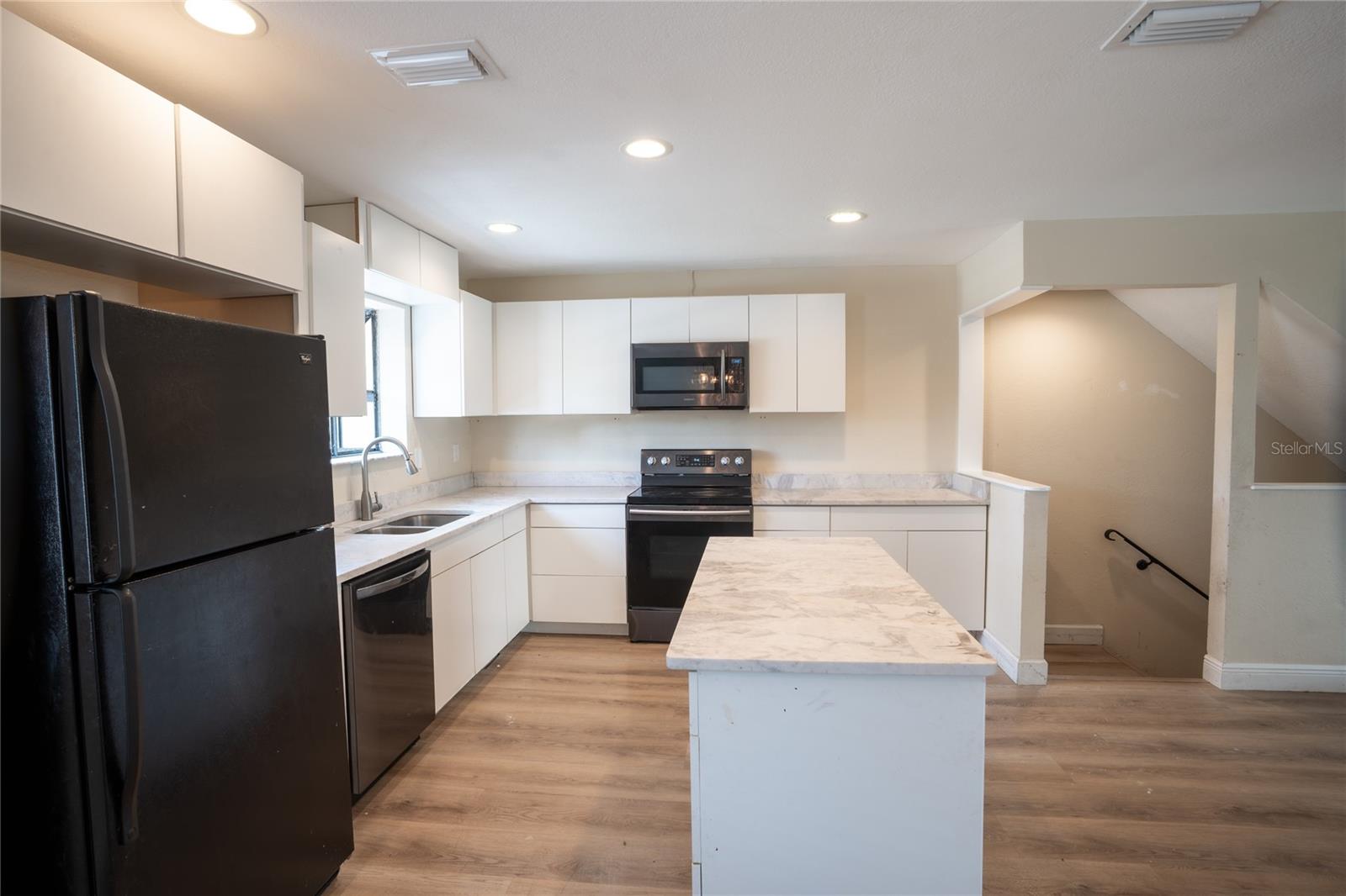 SWEETWATER TWNHM CONDO PH3 - Residential