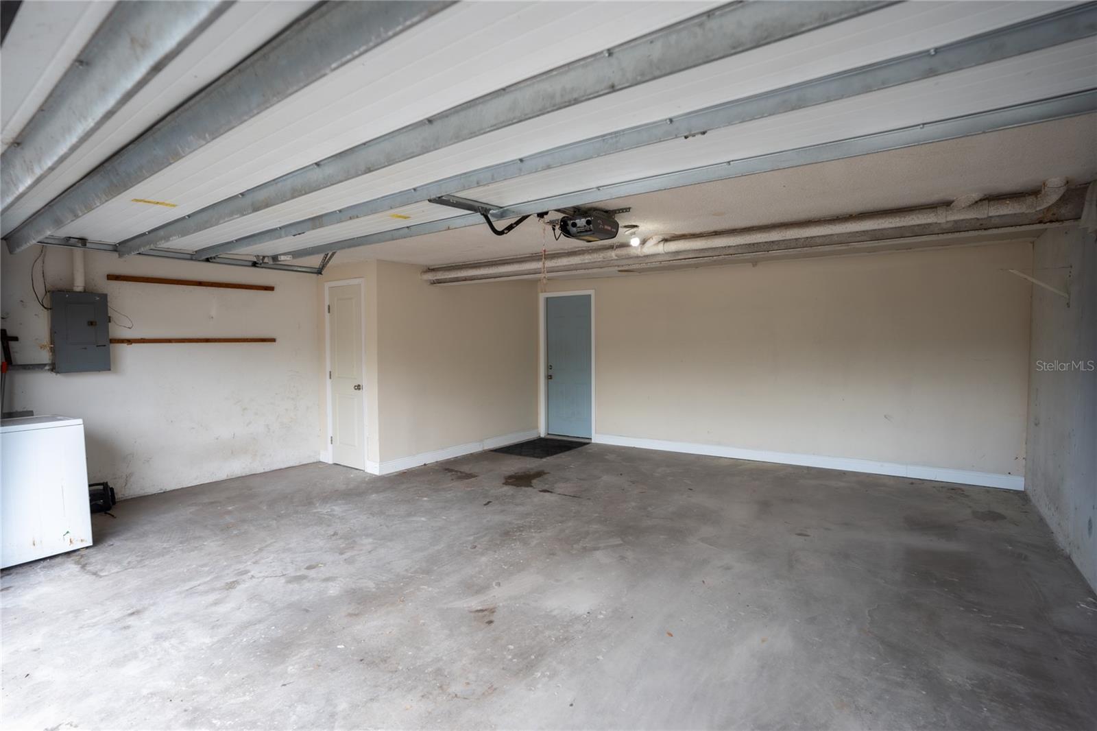 SWEETWATER TWNHM CONDO PH3 - Residential